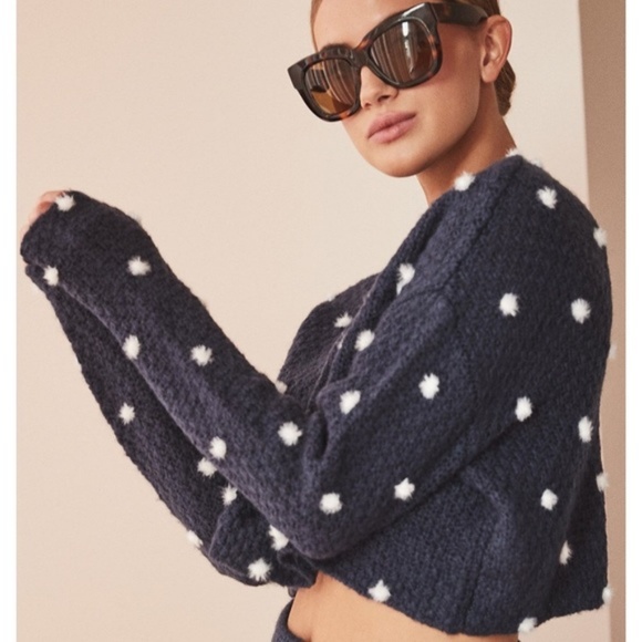 Tularosa X Revolve Set - Picture 3 of 4